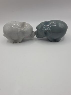 Ceramic Elephant Salt and Pepper Shaker Set - Gray & White Kissing Elephant
